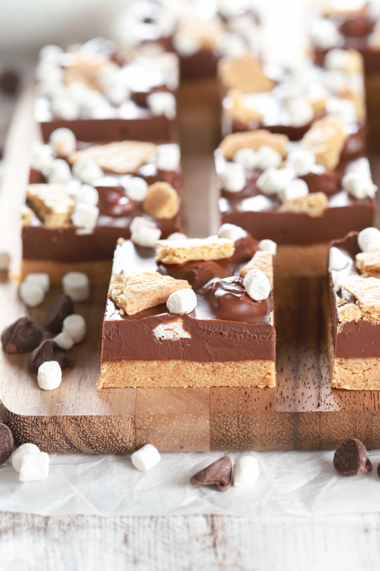 No Bake Peanut Butter S'mores Bars - A Kitchen Addiction