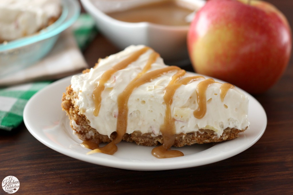 Caramel Apple Oatmeal Cookie Cheesecake Pie - A Kitchen Addiction