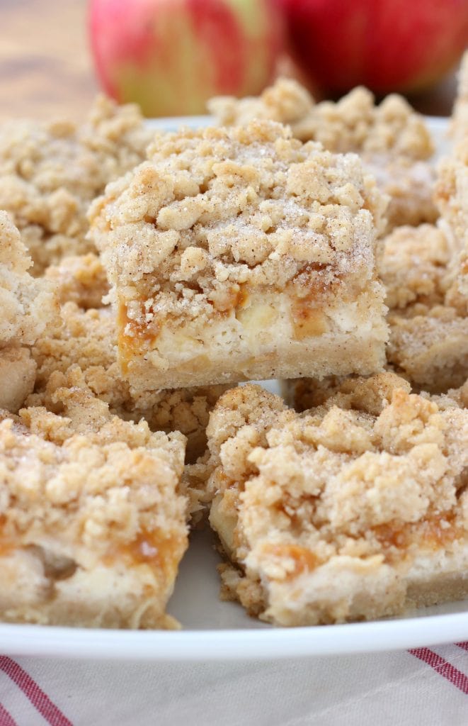 Caramel Apple Snickerdoodle Cheesecake Bars - A Kitchen Addiction