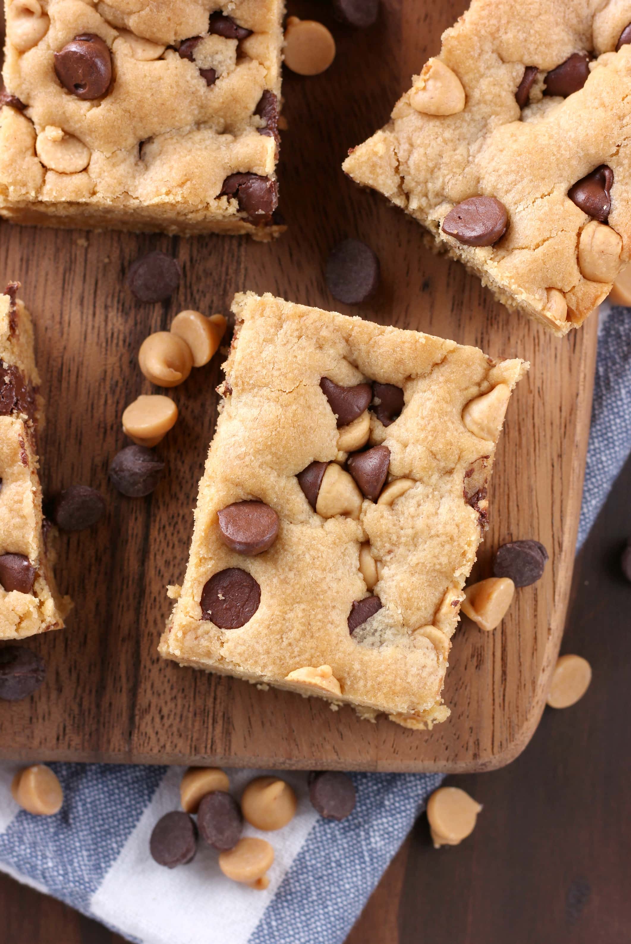 One Bowl Chocolate Chip Peanut Butter Bars - A Kitchen Addiction